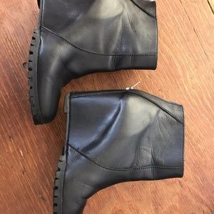 Minimarket Womens Boots